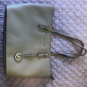 MICHAEL KORS TOTE BAG BARELY USED